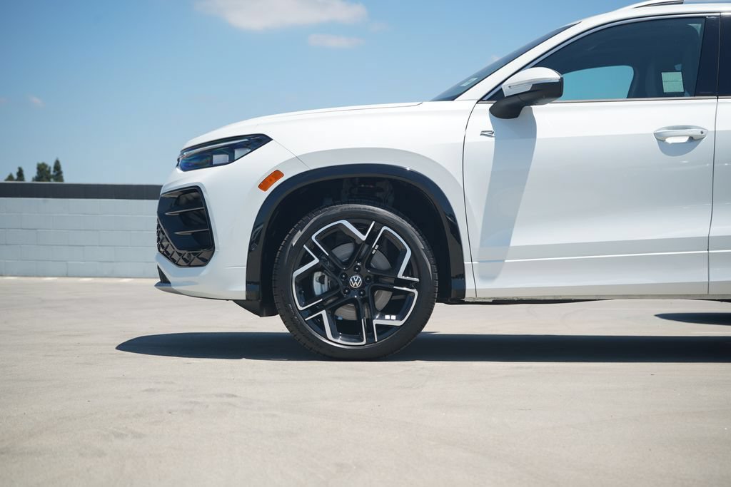 New 2026 Volkswagen Tiguan SEL R-Line AWD/4WD image 3
