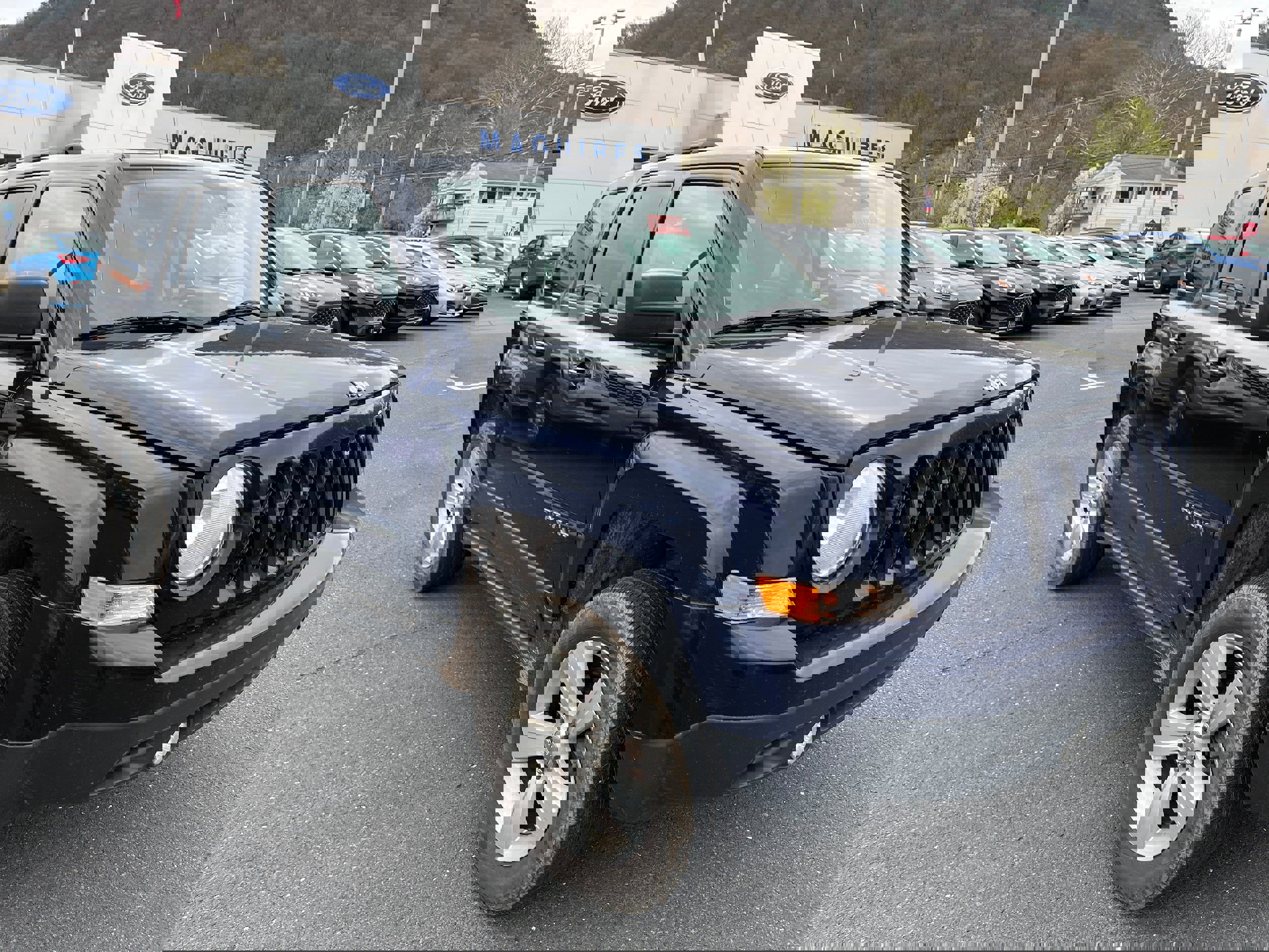 Used 2017 Jeep Patriot Latitude image 3