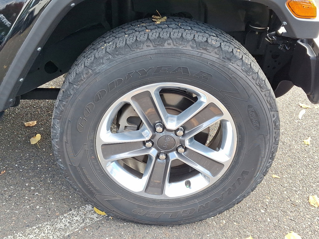 Certified 2021 Jeep Wrangler Unlimited Sahara AWD/4WD image 9