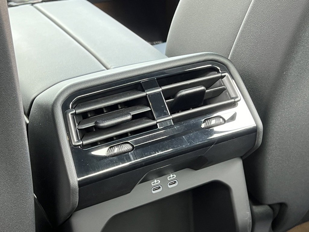 Used 2024 BMW 530i xDrive w/ M Sport Package image 18