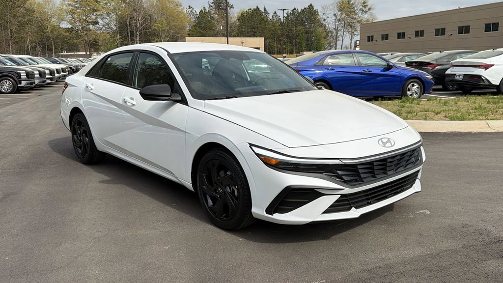 New 2026 Hyundai Elantra Sport image 3