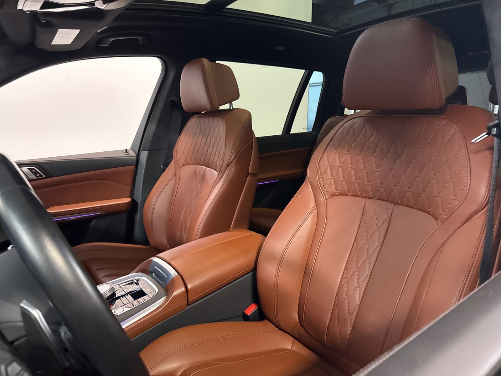 Used 2023 BMW X7 xDrive40i w/ M Sport Package image 5