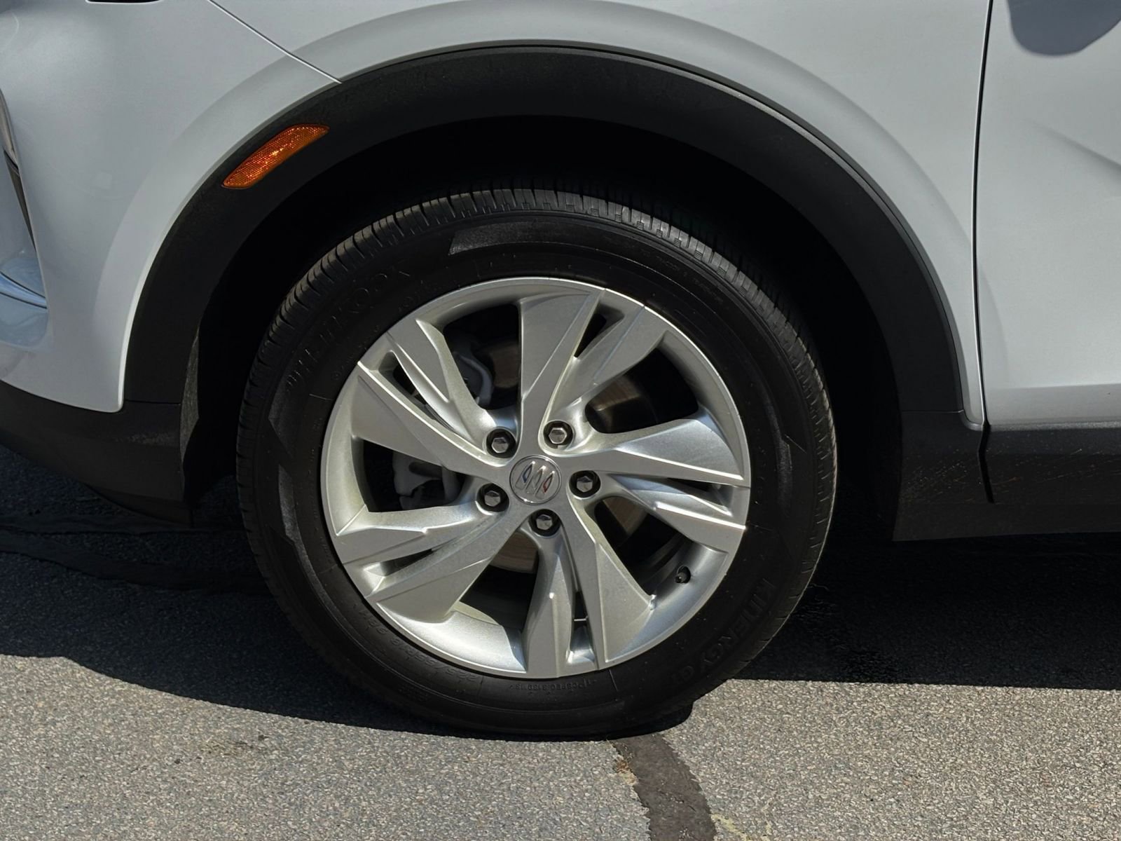Used 2025 Buick Encore GX Preferred AWD/4WD image 35