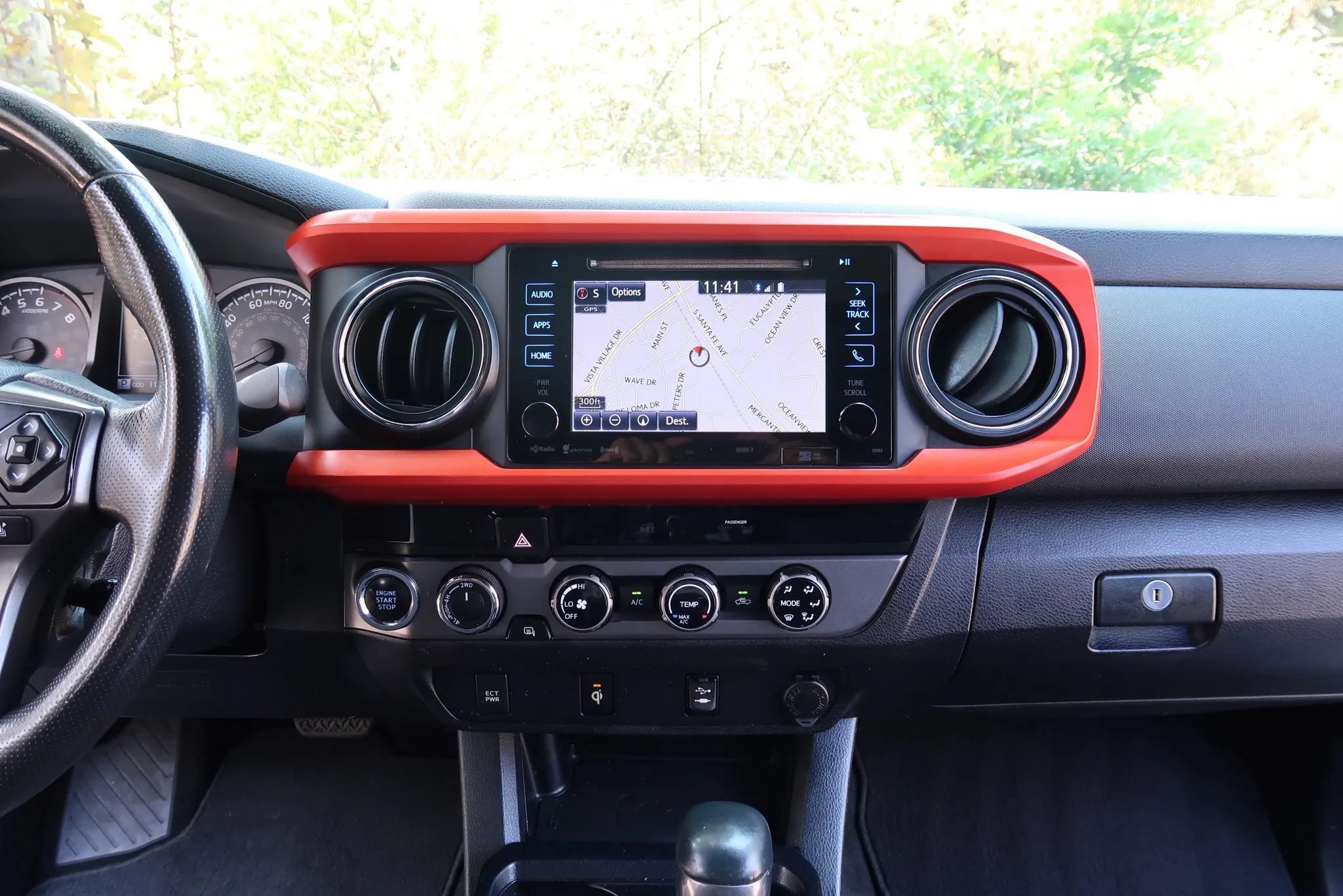 Used 2017 Toyota Tacoma TRD Sport w/ Tow Package (A/T) AWD/4WD image 29