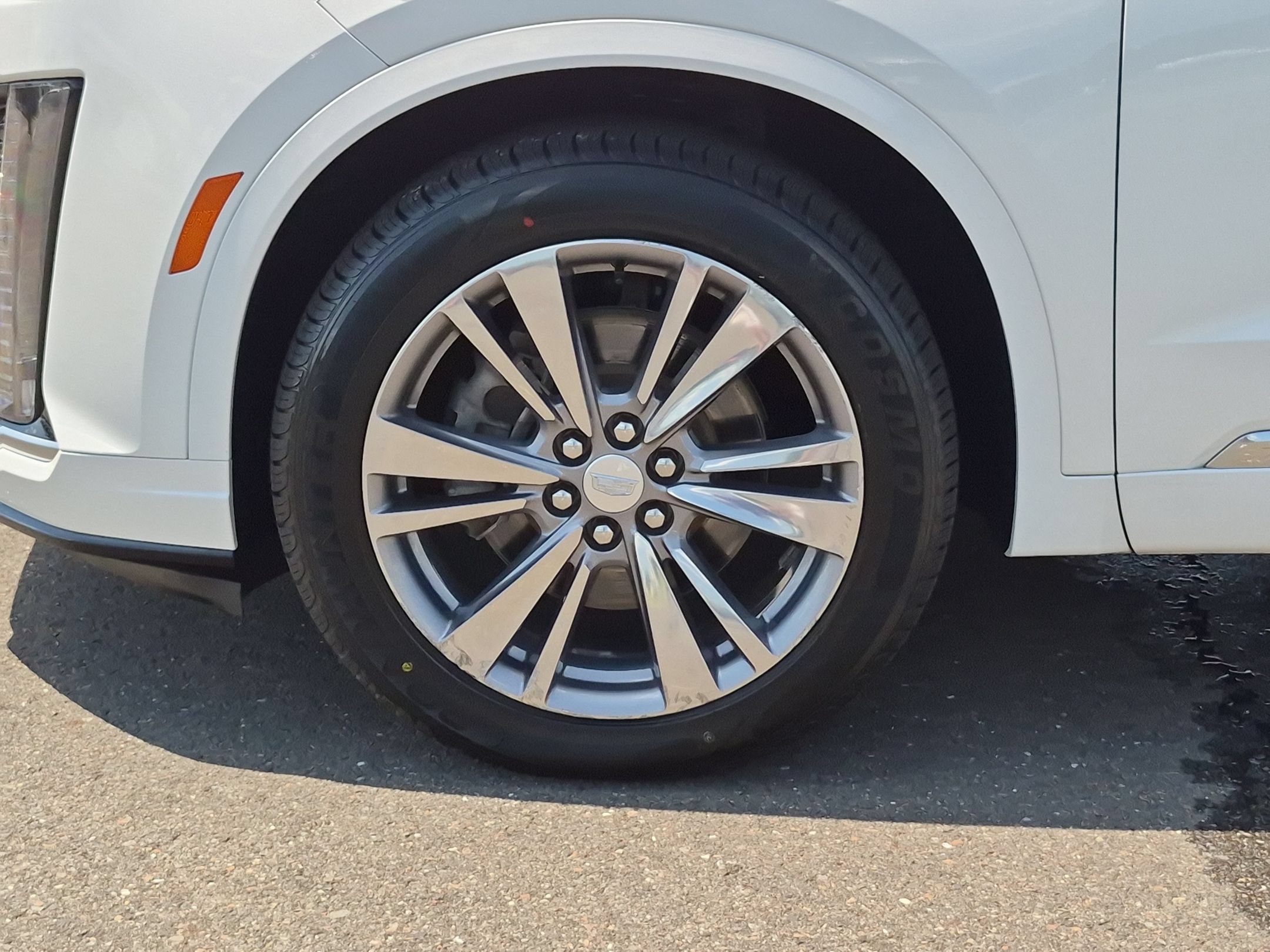 Certified 2024 Cadillac XT6 Premium Luxury AWD/4WD image 31