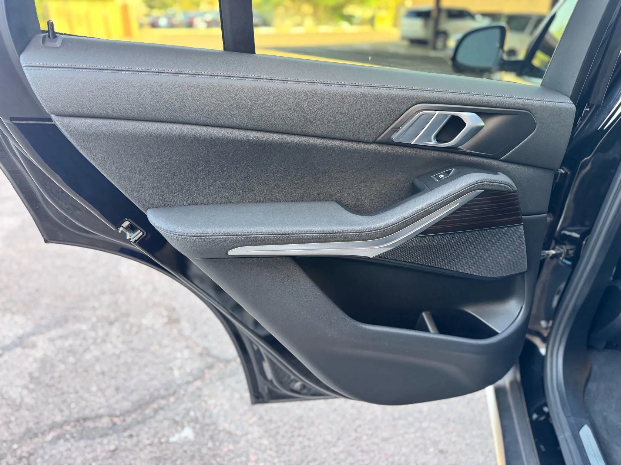 Used 2020 BMW X5 xDrive40i w/ Convenience Package image 16