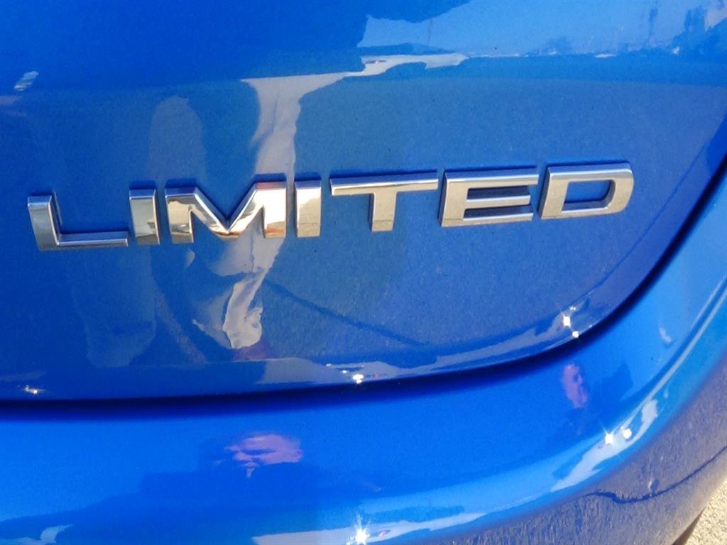 Used 2025 Jeep Compass Limited w/ Elite Group image 10