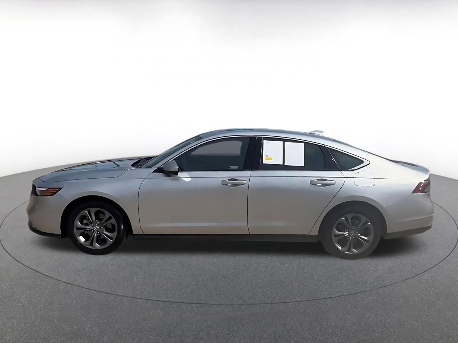 Used 2024 Honda Accord EX image 11