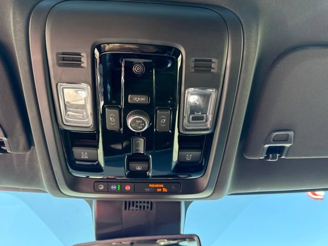 New 2026 Chevrolet Suburban Premier w/ Sun And Tow Package AWD/4WD image 33