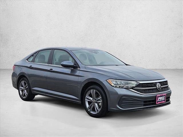 Used 2024 Volkswagen Jetta SE FWD image 3