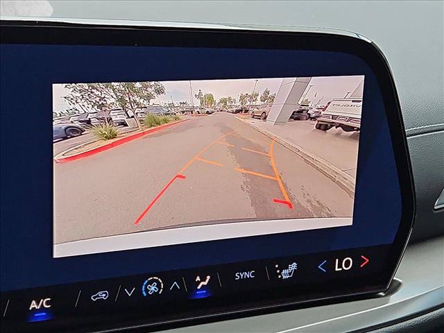 New 2027 Chevrolet Traverse LT FWD image 13