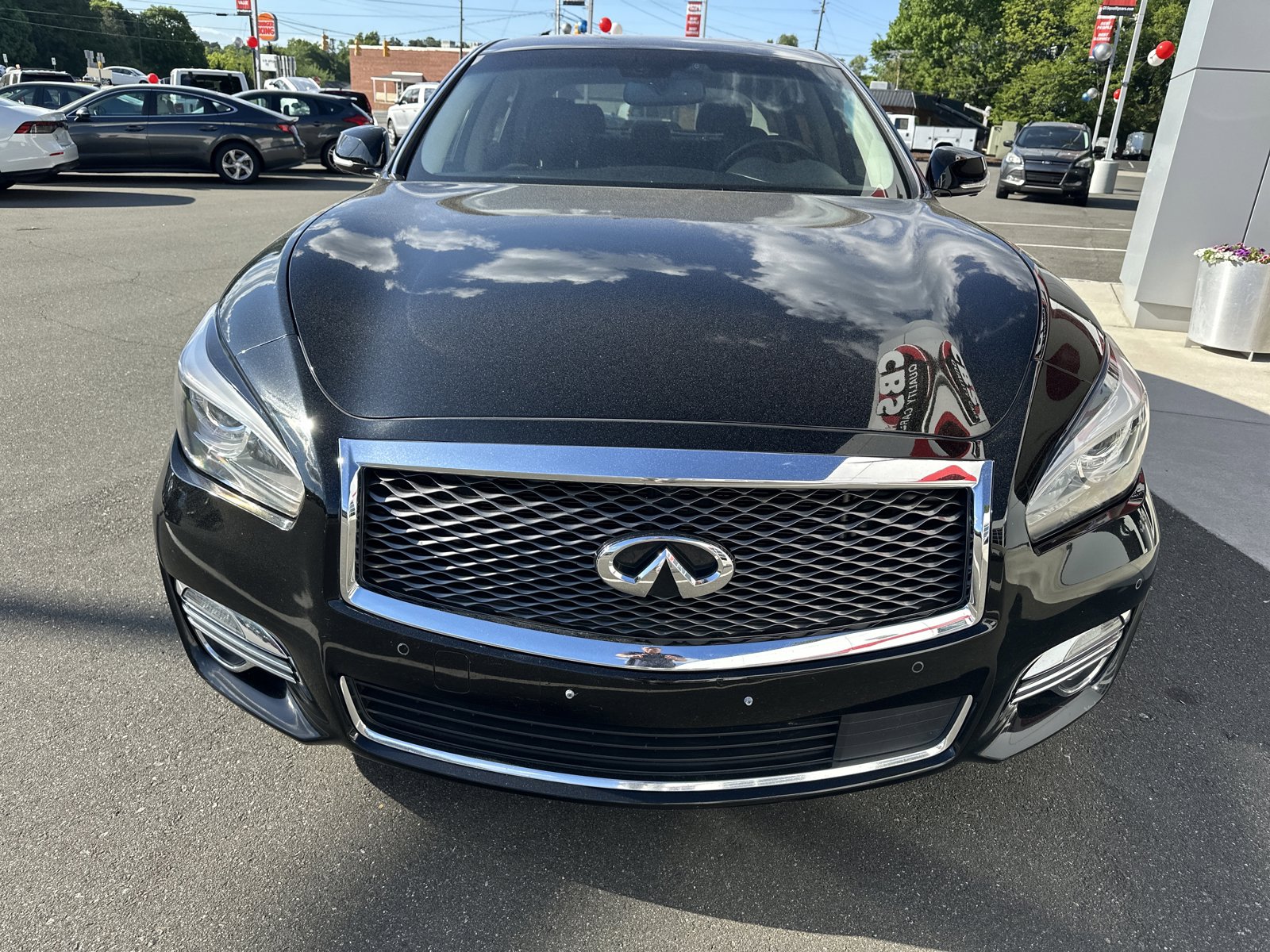 Used 2015 INFINITI Q70 L 5.6 w/ V8 Deluxe Technology Package RWD image 3