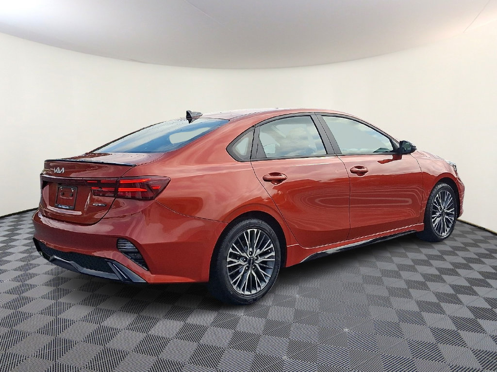Used 2022 Kia Forte GT-Line w/ GT-Line Premium Package FWD image 9