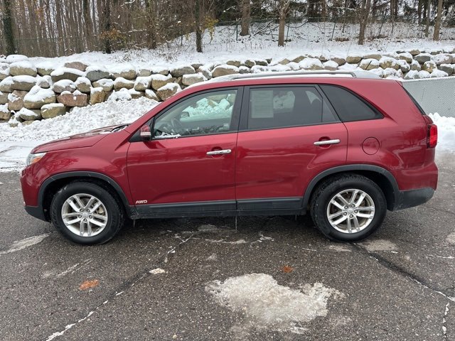 Used 2015 Kia Sorento LX image 2