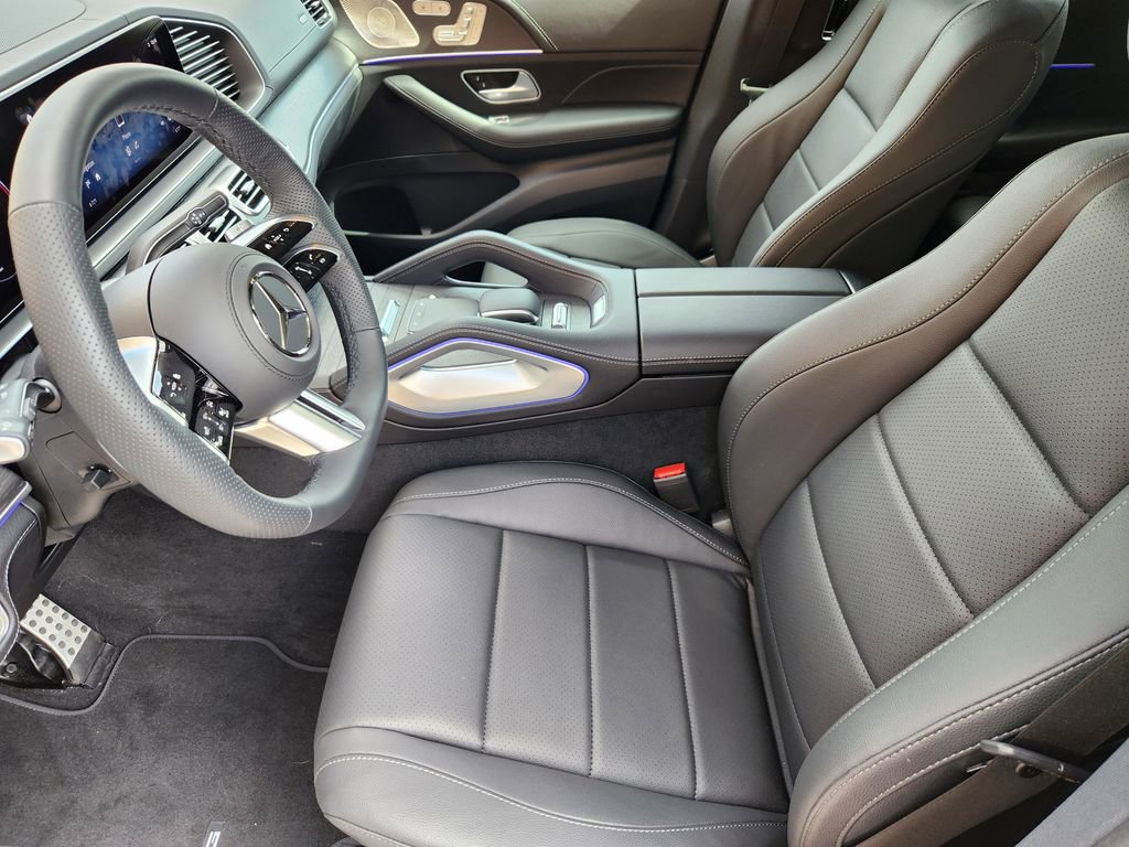 Used 2025 Mercedes-Benz GLS 450 4MATIC image 12