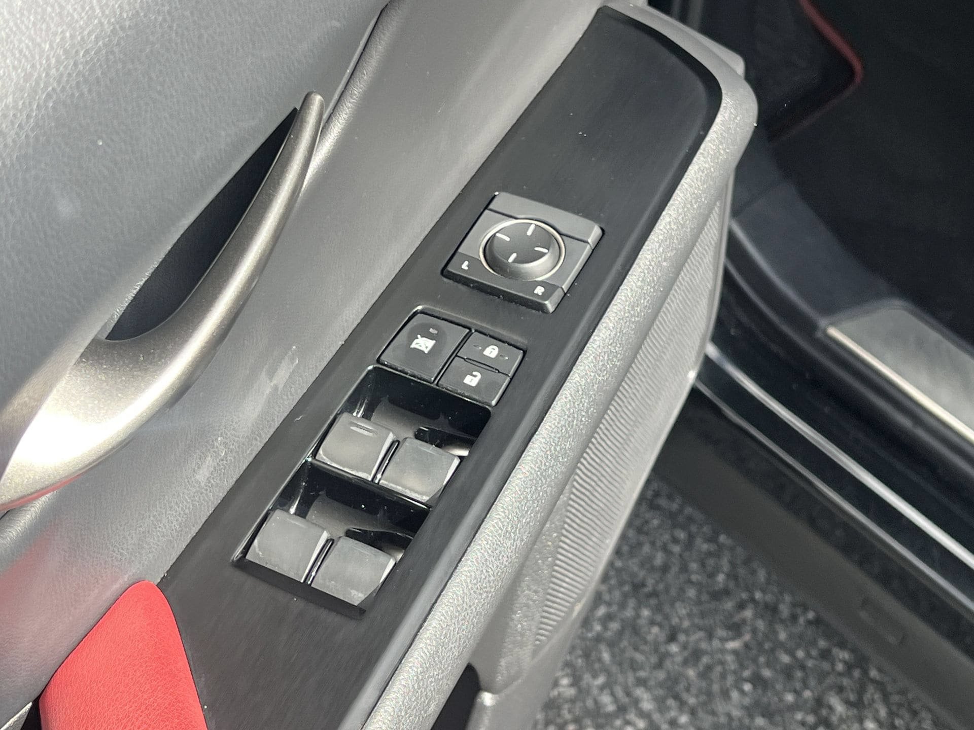 Used 2019 Lexus UX 250h F Sport w/ F Sport Premium Package AWD/4WD image 15