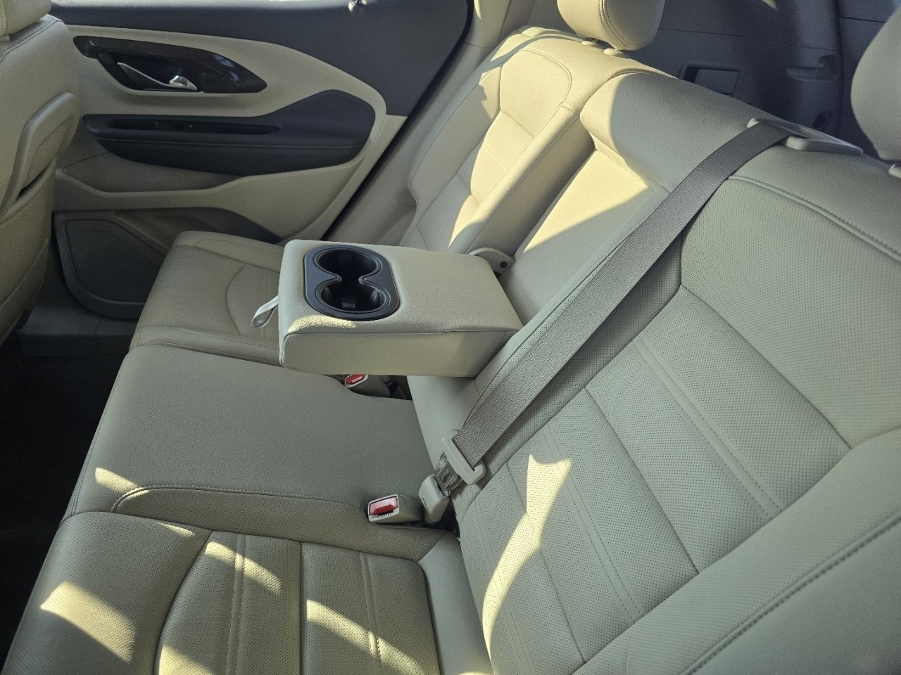 Used 2024 GMC Terrain Denali w/ Denali Premium Package image 21