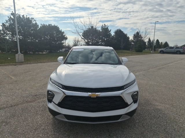 Used 2024 Chevrolet Blazer LT FWD image 2