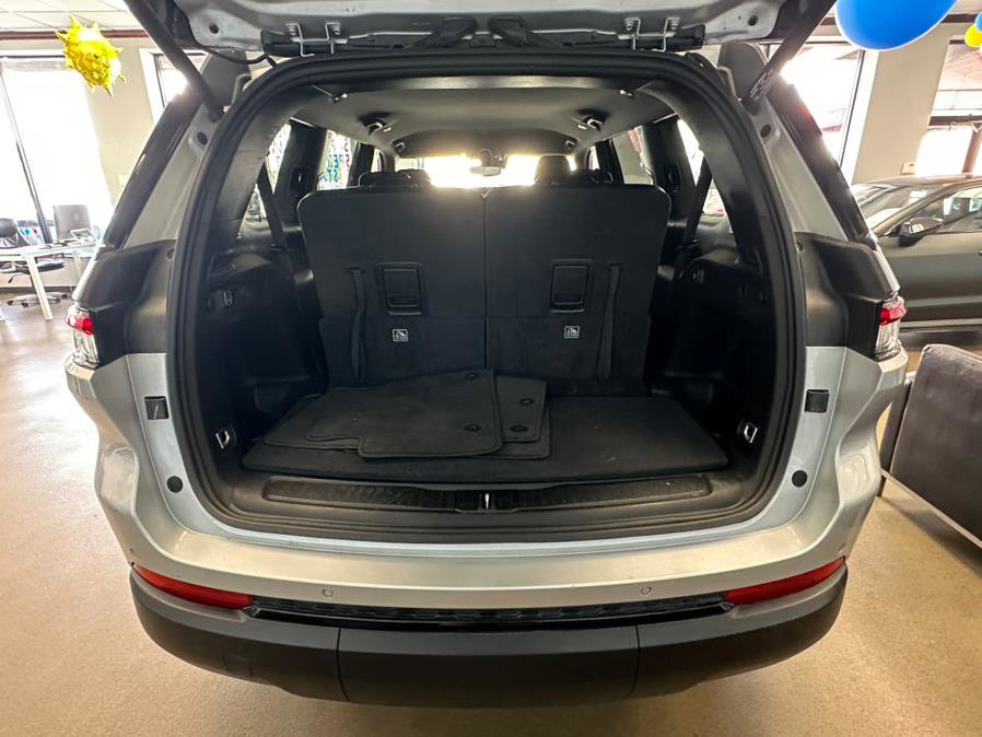 Used 2024 Jeep Grand Cherokee L Laredo AWD/4WD image 15