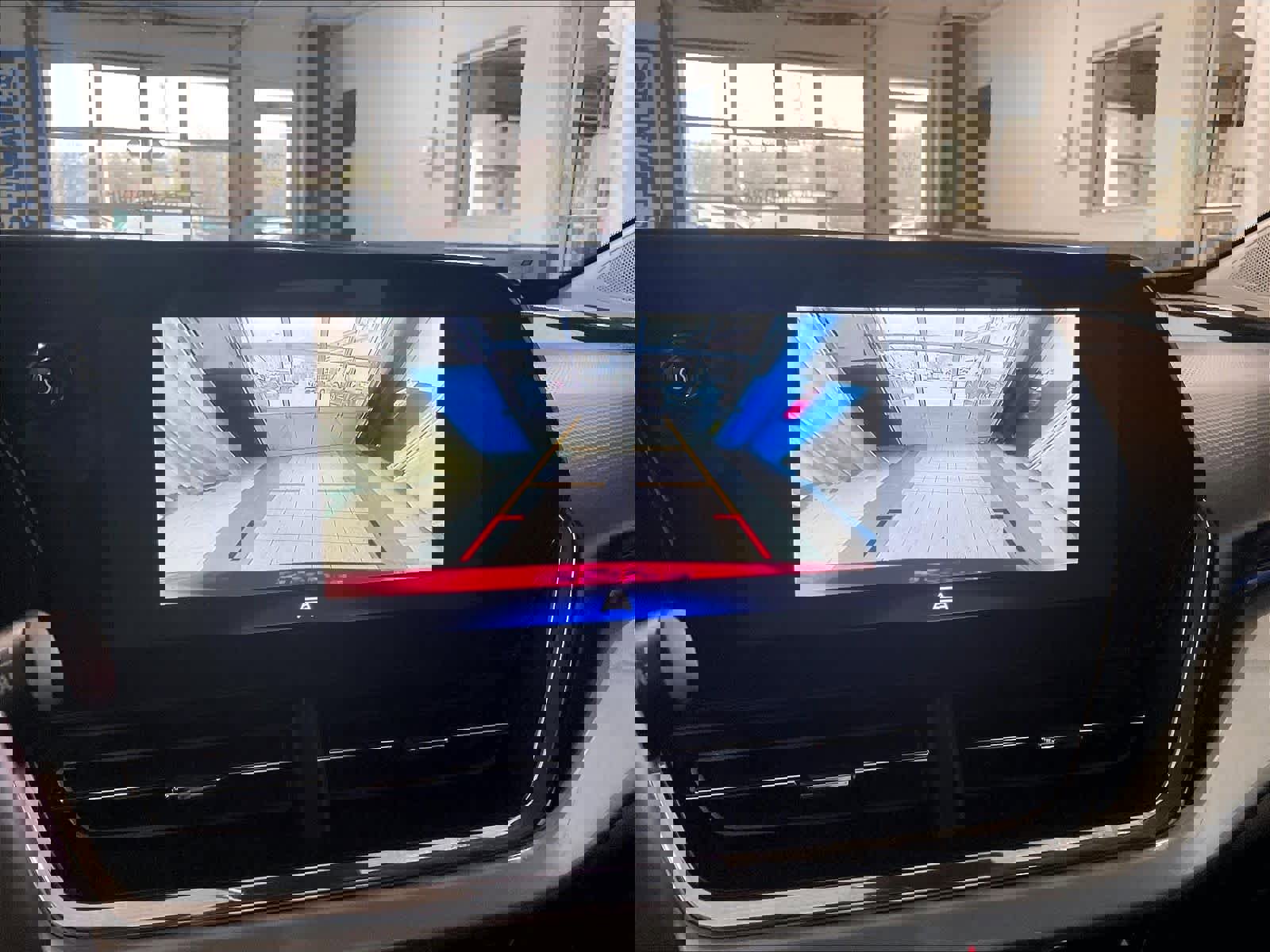 Used 2025 Chevrolet Trax LT w/ LT Convenience Package FWD image 19