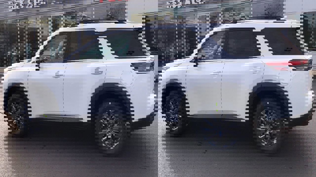 New 2025 Nissan Pathfinder SV image 5