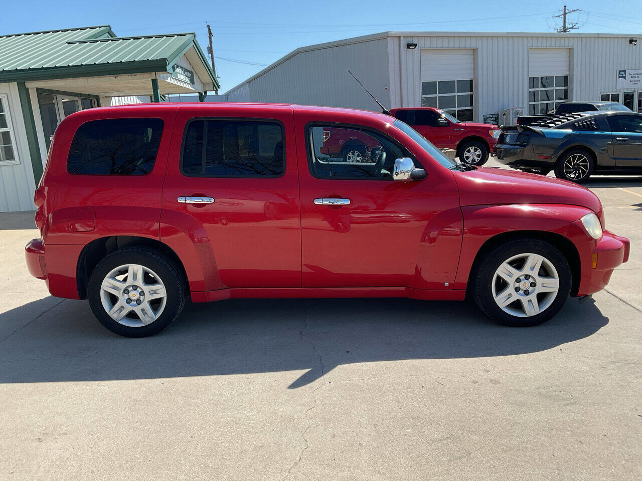 Used 2008 Chevrolet HHR LT image 2
