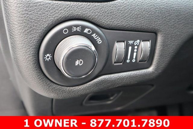 Used 2021 Jeep Cherokee Latitude Plus image 19
