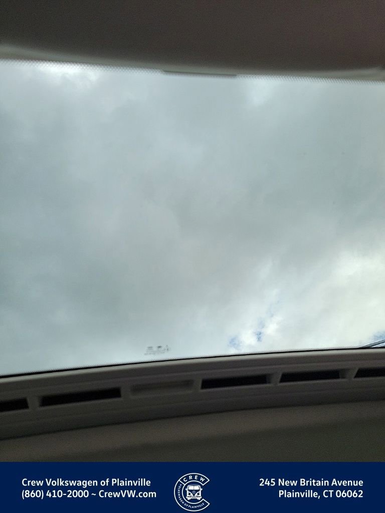 Certified 2022 Volkswagen Passat 2.0T SE FWD image 12