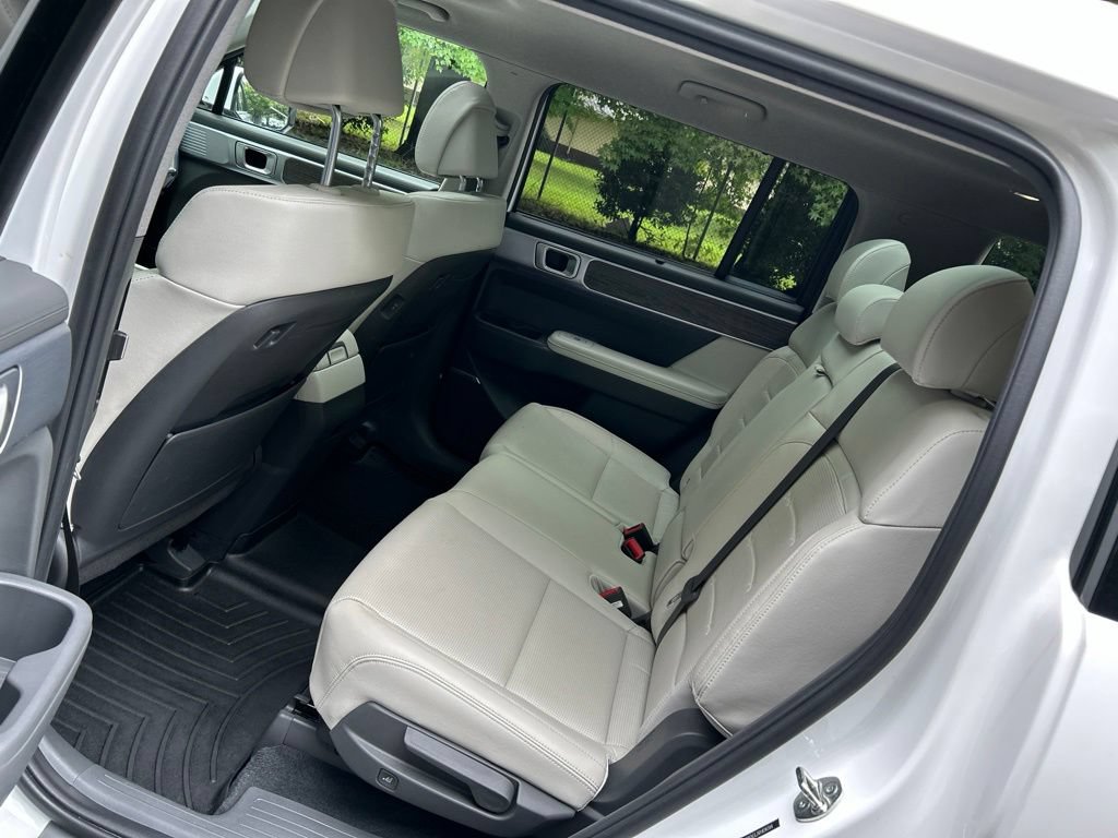 Used 2024 Hyundai Santa Fe Limited AWD/4WD image 27