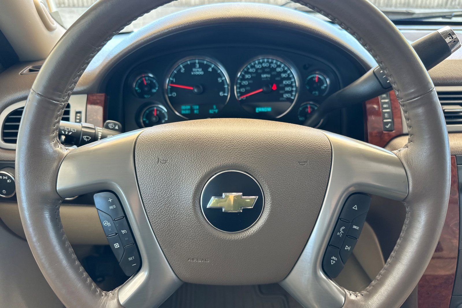 Used 2013 Chevrolet Tahoe LTZ image 25