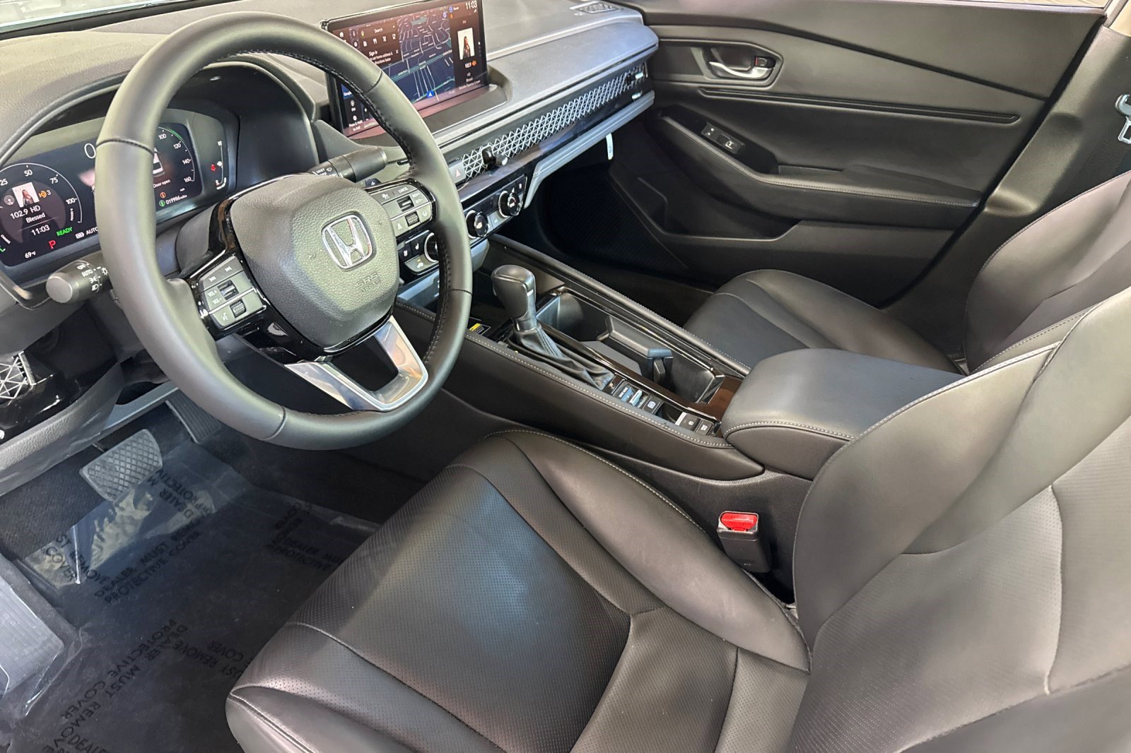 Certified 2023 Honda Accord Touring image 4