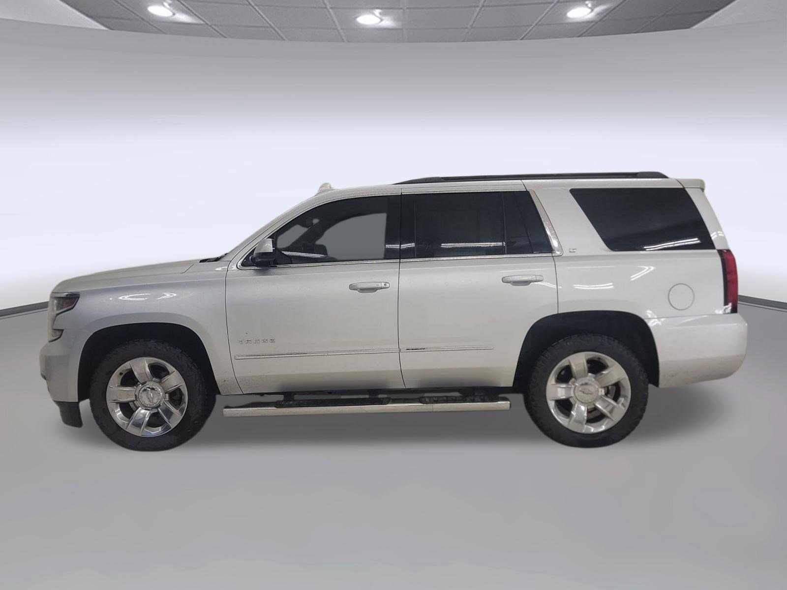 Used 2019 Chevrolet Tahoe LT w/ LT Signature Package image 2