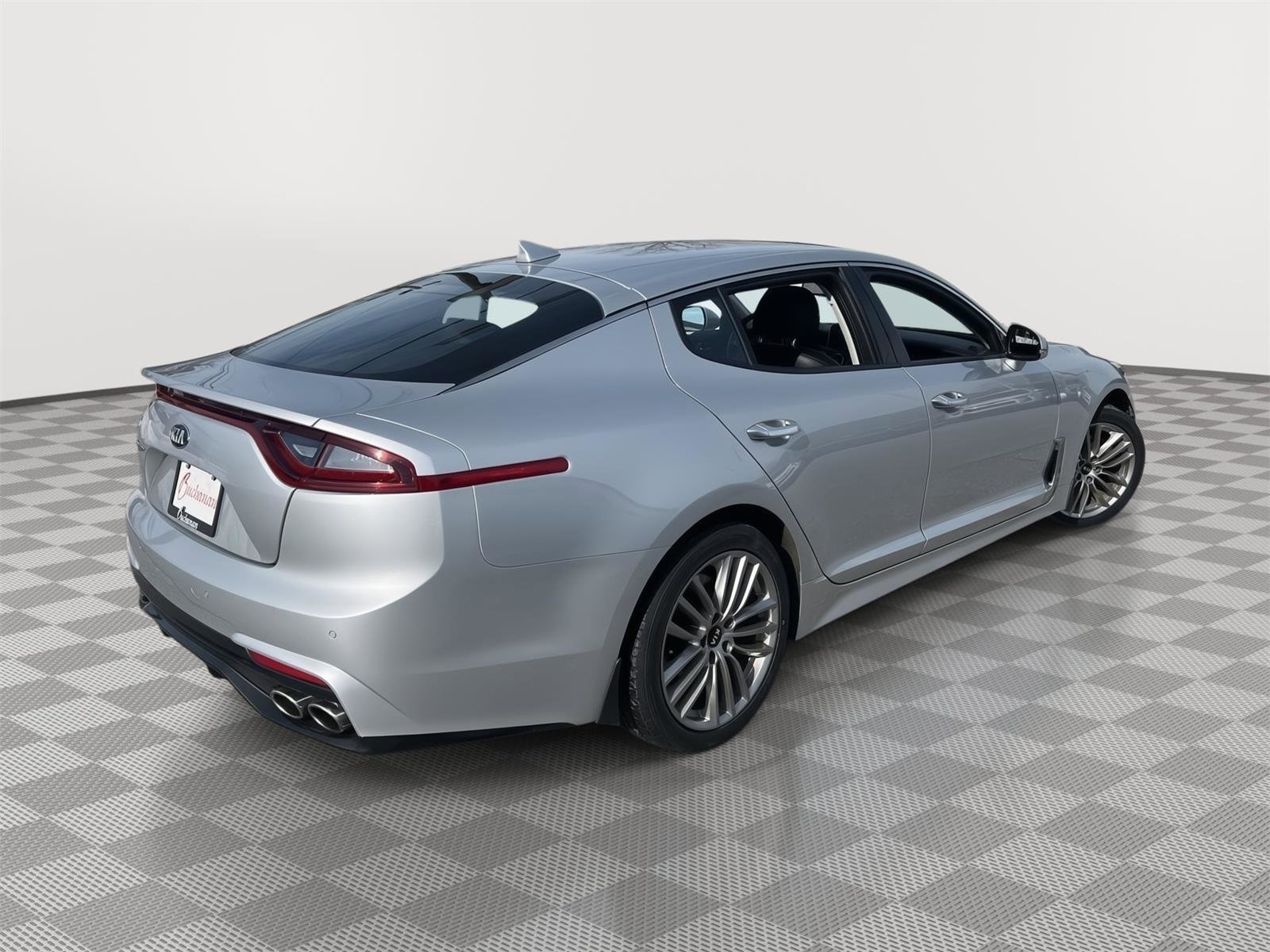Used 2018 Kia Stinger image 2