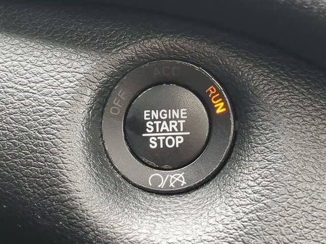 Used 2017 Jeep Cherokee Limited image 35