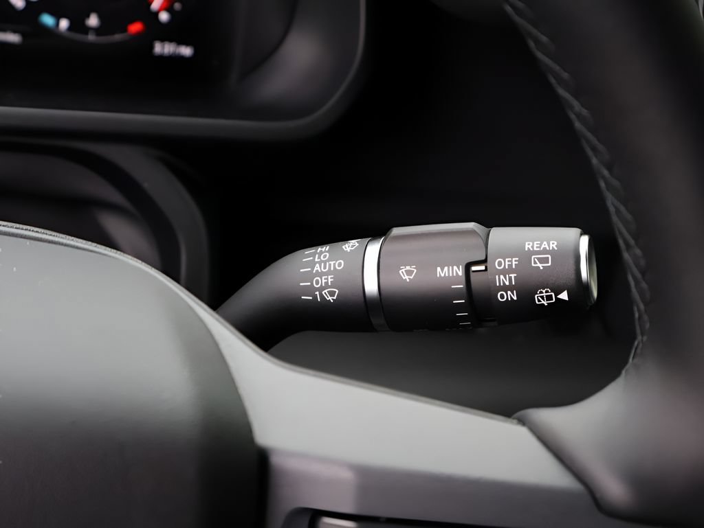 New 2026 Land Rover Defender 110 X-Dynamic SE AWD/4WD image 30