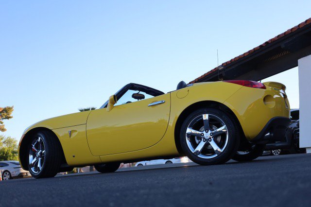 Used 2008 Pontiac Solstice GXP w/ Premium Package RWD image 18