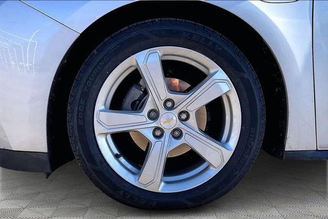 Used 2017 Chevrolet Volt LT w/ Comfort Package image 21