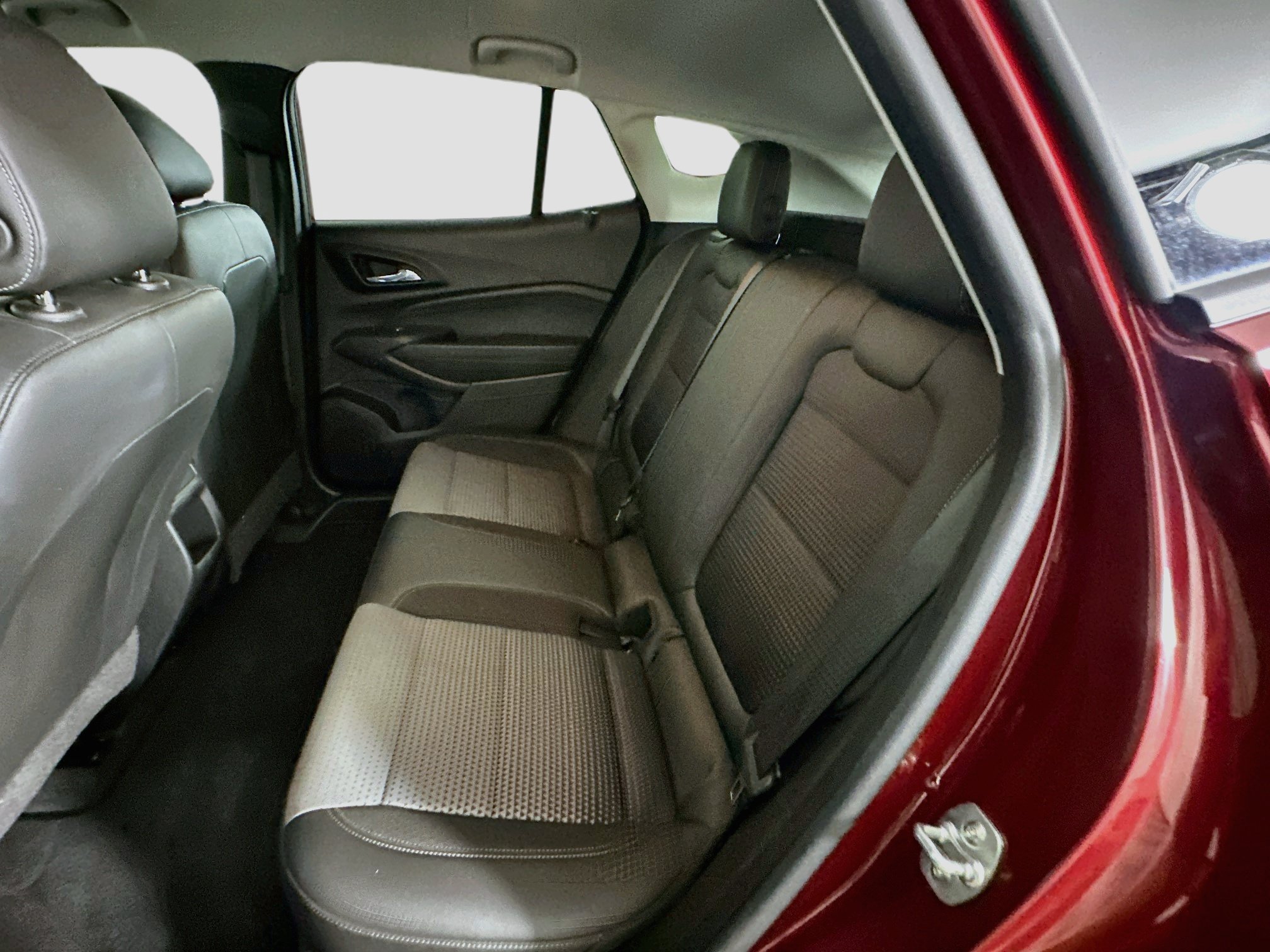 Used 2025 Chevrolet Trax LT FWD image 26