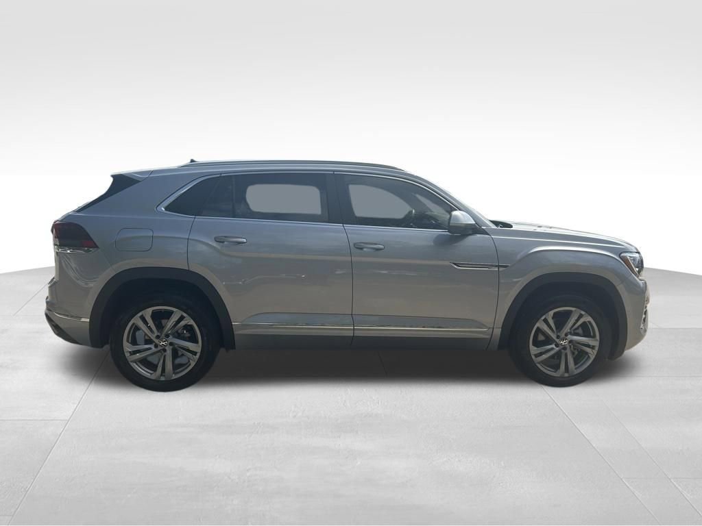 Certified 2024 Volkswagen Atlas Cross Sport SEL R-Line image 6