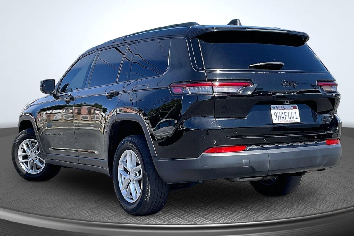 Used 2023 Jeep Grand Cherokee L Laredo w/ Luxury Tech Group I RWD image 2