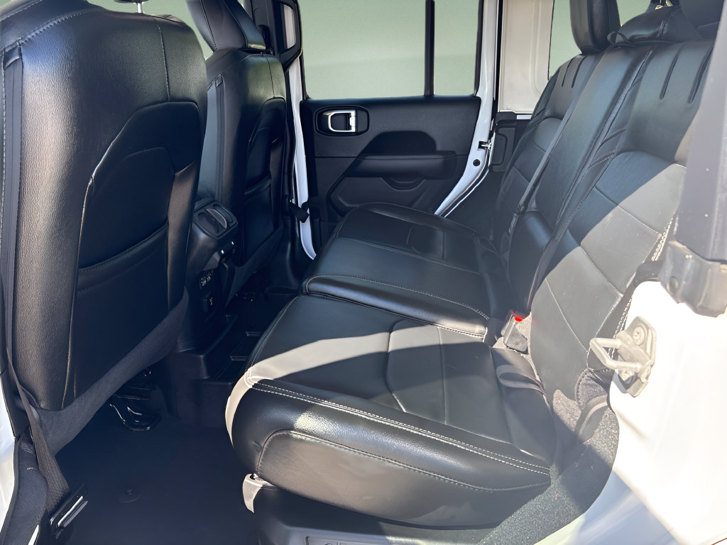Used 2022 Jeep Wrangler Unlimited Sahara w/ Cold Weather Group AWD/4WD image 9