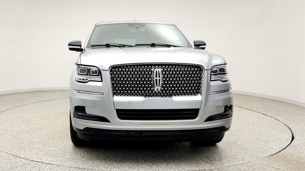 Used 2022 Lincoln Navigator Reserve RWD image 2