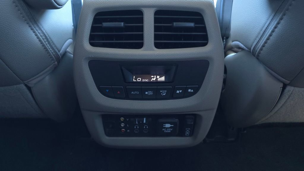 Used 2016 Honda Pilot Touring image 28