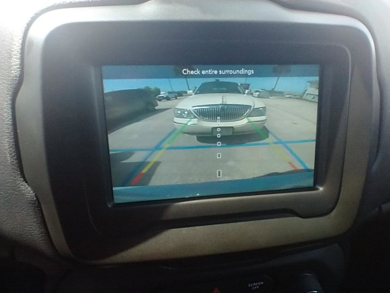 Used 2020 Jeep Renegade Latitude w/ Cold Weather Group FWD image 25