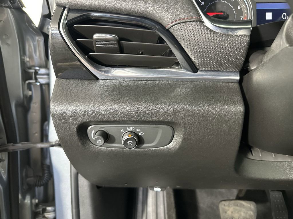 Certified 2023 Chevrolet Traverse RS image 20