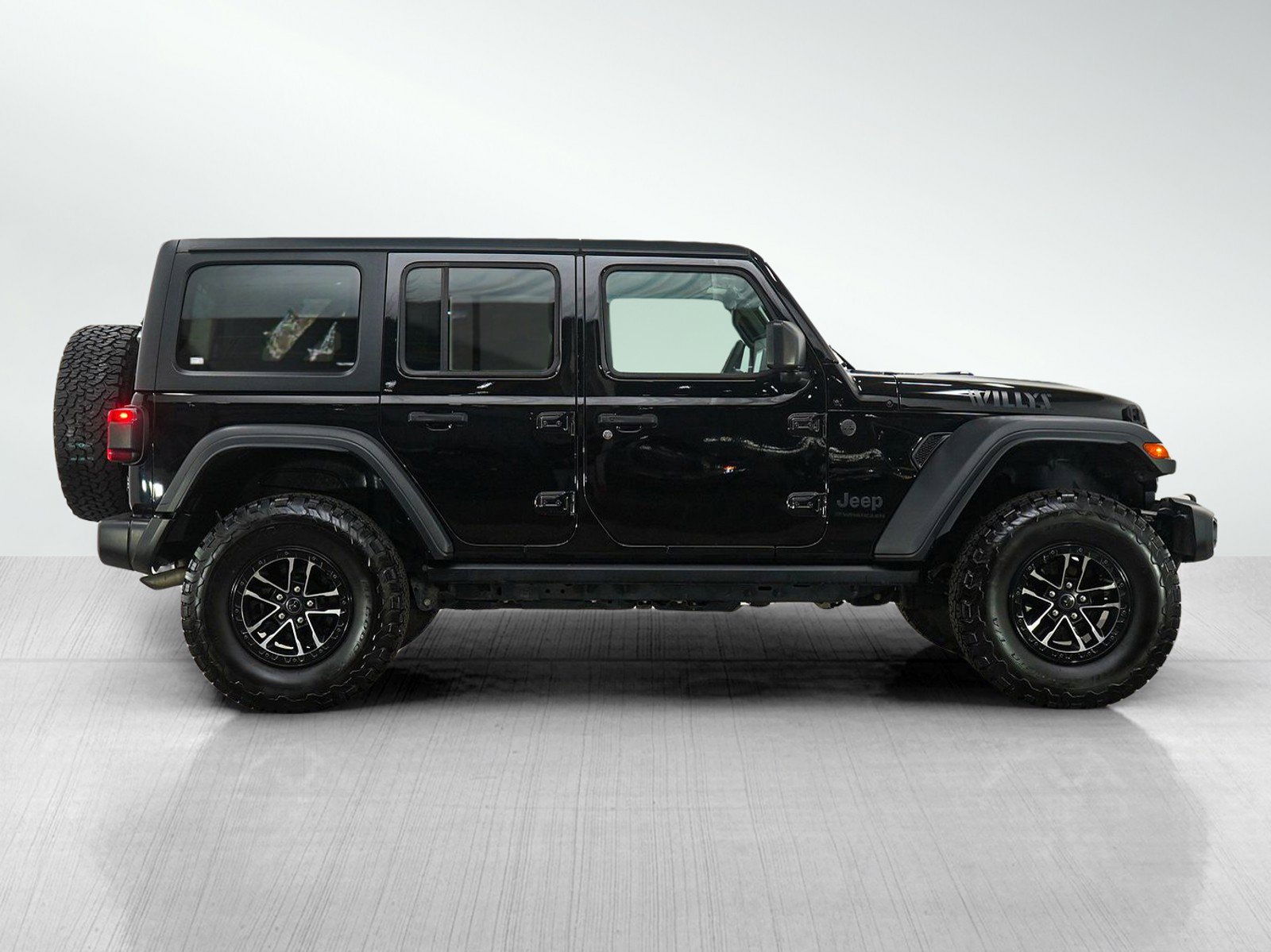 Used 2024 Jeep Wrangler Willys AWD/4WD image 6