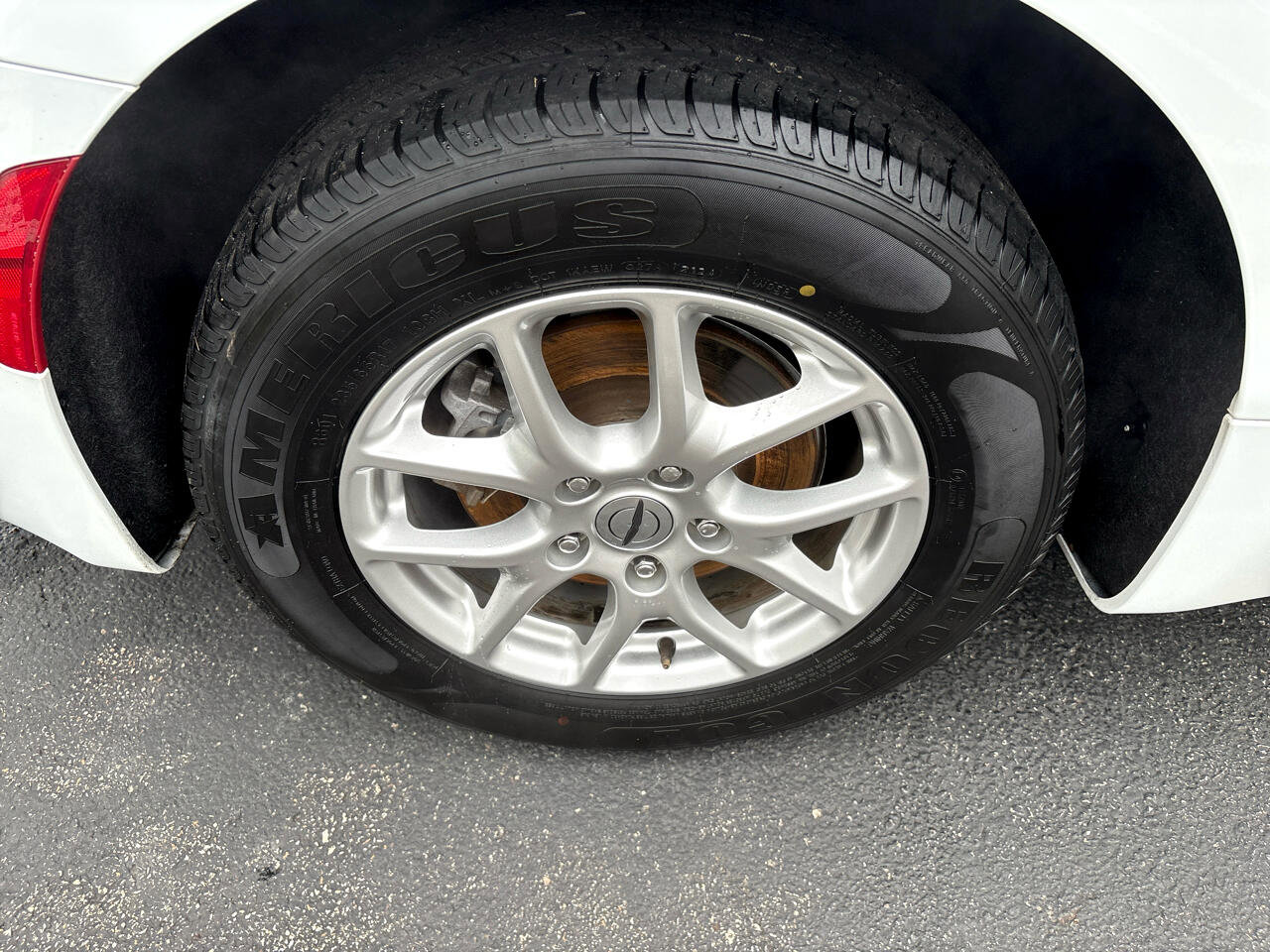 Used 2023 Chrysler Voyager LX image 12