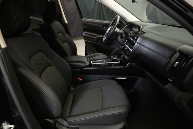 Used 2024 Nissan Pathfinder SV AWD/4WD image 22