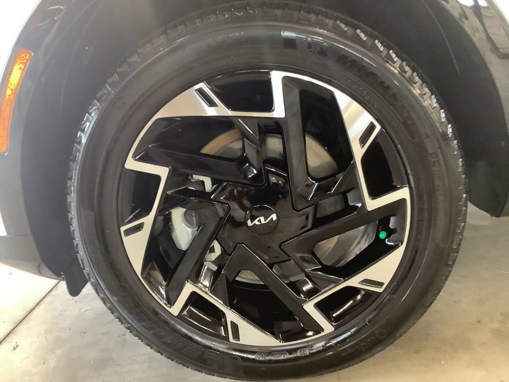 Certified 2024 Kia Sportage SX AWD/4WD image 28