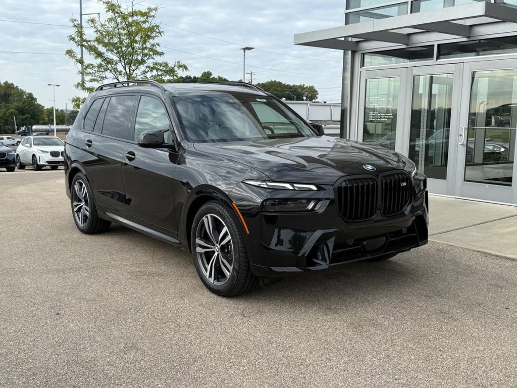 New 2026 BMW X7 M60i image 1